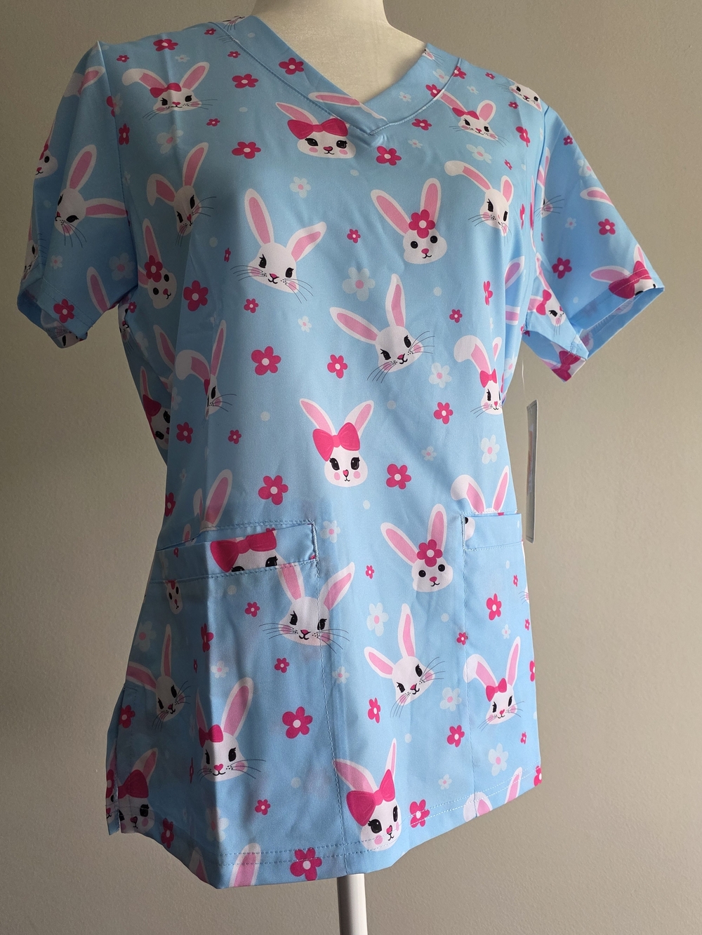 GT Performance Women's Bunny Rabbit Floral Print Scrub Top Size Small Blue Pink